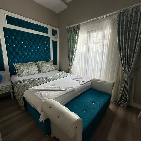 Ξενοδοχείο Microyal 3*